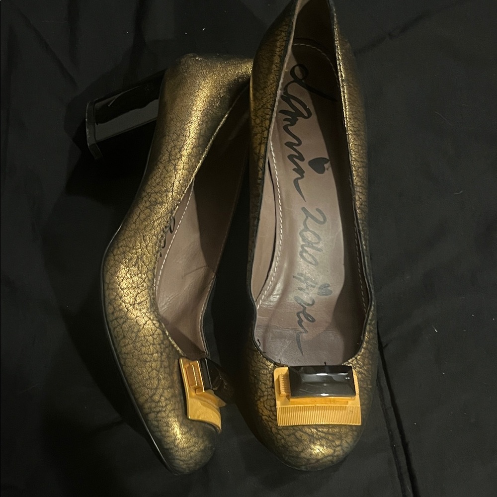 Lanvin 2010 size 38.5 shoes gold black heels mod designer